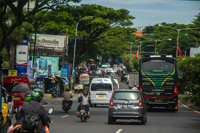 Mudik Gratis Indomaret 2025. Foto hanya ilustrasi, bukan tempat sebenarnya. Sumber: unsplash.com/Abdul Ridwan.