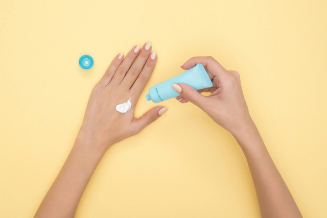 Ilustrasi Rekomendasi Sunscreen No Whitecast. Foto: Pexels/Moose Photos