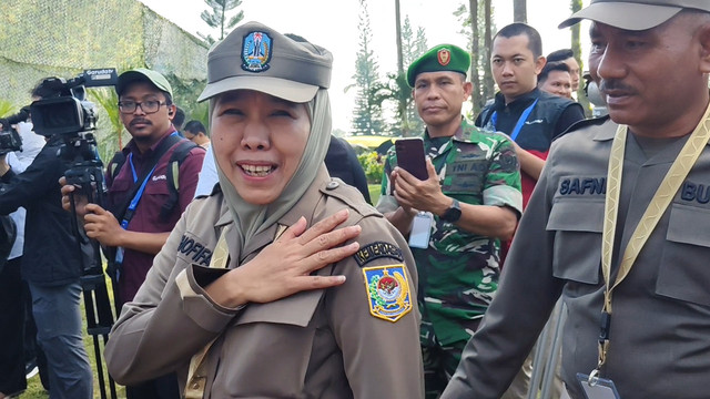 Gubernur Jatim Khofifah Indar Parawansa saat retreat di Akmil, Magelang, Jateng, Sabtu (22/2). Foto: Arfiansyah Panji/kumparan