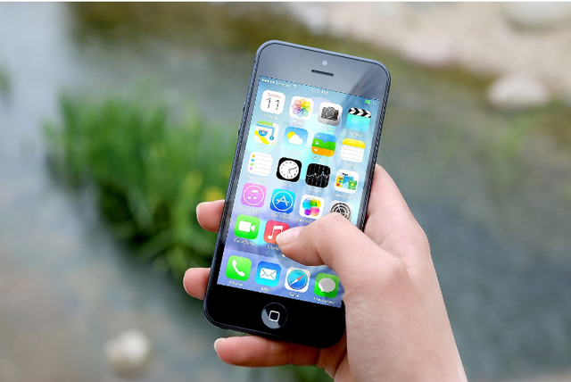 Ilustrasi 4 juta dapat iPhone apa? Sumber foto: Pixabay/ JESHOOTS-com