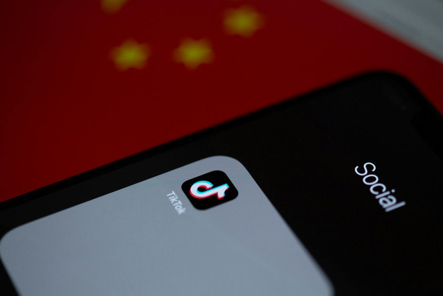 Ilustrasi cara live game di Tiktok. Foto: Pexels.com/Solen Feyissa