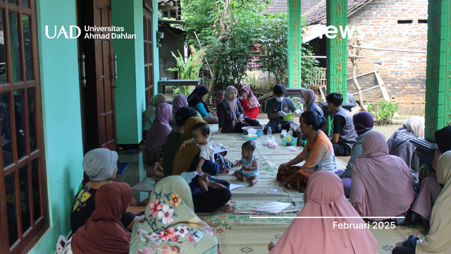 Proses Pembuatan Minyak Jelantah Menjadi Sabun Padat oleh Mahasiswa KKN Universitas Ahmad Dahlan (UAD) (Foto KKN)