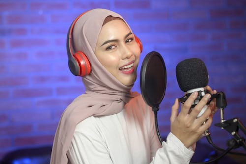 Ilustrasi rekomndasi podcast spotify islami, Unsplash/Getty Images