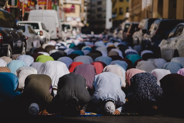 Bacaan Sholat Tarawih dan Artinya. Foto hanya ilustrasi. Sumber foto: Unsplash/Levi 