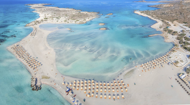 Pantai Elafonissi di Kreta, Yunani. Foto: Balate.Dorin/Shutterstock