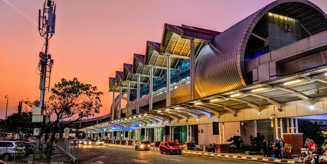 Rute DAMRI Bandara Soekarno-Hatta. Foto: Bandara Soekarno-Hatta. Sumber: unsplash.com/Yayaq Destination.