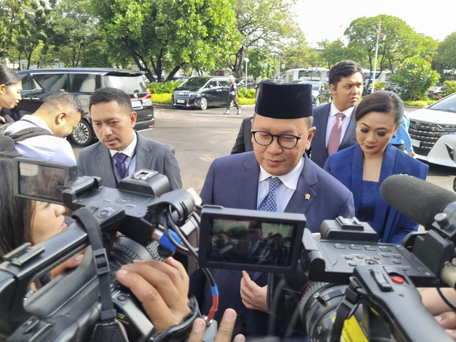 Menteri Investasi dan Hilirisasi Rosan Perkasa Roeslani di Istana Negara, Jakarta Pusat, Senin (24/2/2025). Foto: Zamachsyari/kumparan