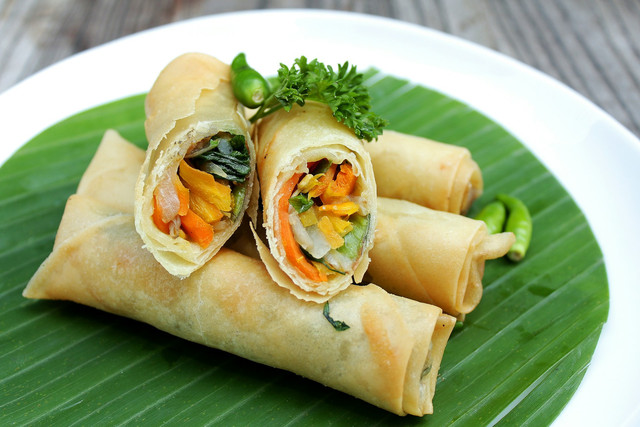 Lunpia Gang Lombok. Foto lumpia goreng sebagai ilustrasi. Sumber foto: Unsplash-Budi Puspa Wijaya