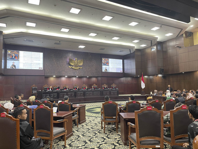 Sidang pengucapan putusan gugatan sengketa Pilkada 2024 di Gedung MK, Jakarta, Senin (24/2/2025). Foto: Fadhil Pramudya/kumparan