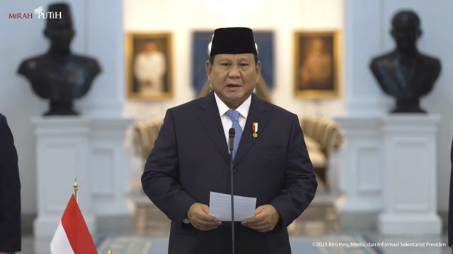 Penandatanganan Keppres Pengangkatan Dewas dan Badan Pelaksana BPI Danantara oleh Presiden RI Prabowo Subianto di Istana Presiden, Senin (24/2/2025). Foto: YouTube/ Sekretariat Presiden