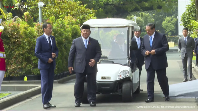 Momen Presiden Prabowo satu mobil dengan SBY dan Jokowi jelang peluncuran Danantara di Istana Merdeka, Jakarta Pusat, Senin (24/2/2025). Foto: YouTube/ Sekretariat Presiden