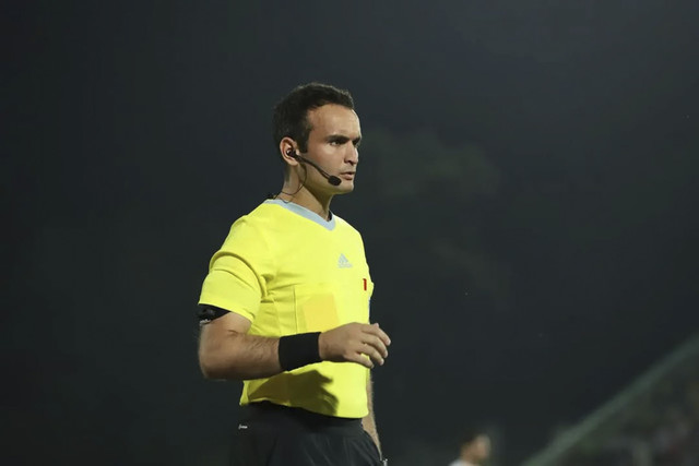 Sadullo Gulmurodi, wasit yang akan memimpin laga Indonesia vs Bahrain di Stadion GBK pada 25 Maret mendatang. Foto: Instagram/ @gulmurod.sadullo