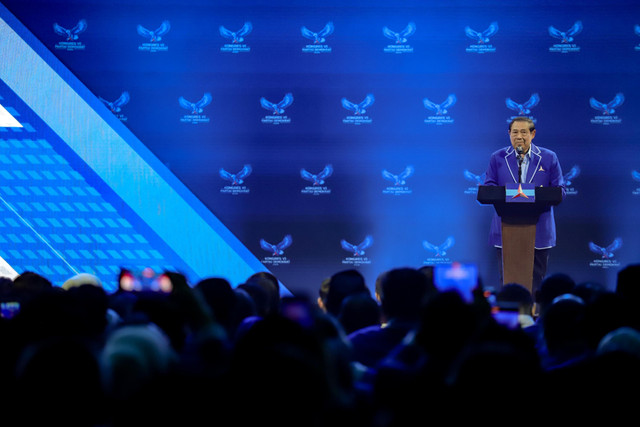 Ketua Majelis Tinggi Partai Demokrat Susilo Bambang Yudhoyono (SBY) memberikan sambutan pada acara Kongres VI Partai Demokrat 2025 di Ballroom The Ritz-Carlton Jakarta Pacific Place, Senin (24/2/2025). Foto: Jamal Ramadhan/kumparan