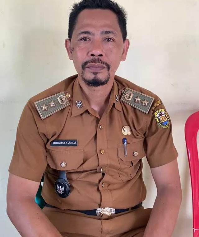 Firdaus Oganda Kepala Desa Pematang Wangi, Kecamatan Tanjung Senang | Foto: Ist