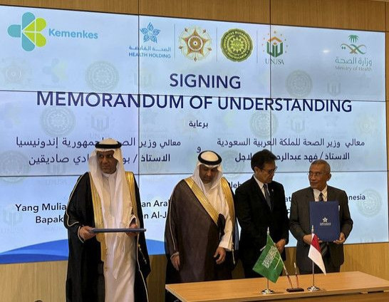 Universitas Nahdlatul Ulama Surabaya (Unusa) melakukan penandatanganan Memorandum of Understanding (MoU) dengan lembaga internasional HCC (Health Care Commission) Arab Saudi. Foto: Humas Unusa