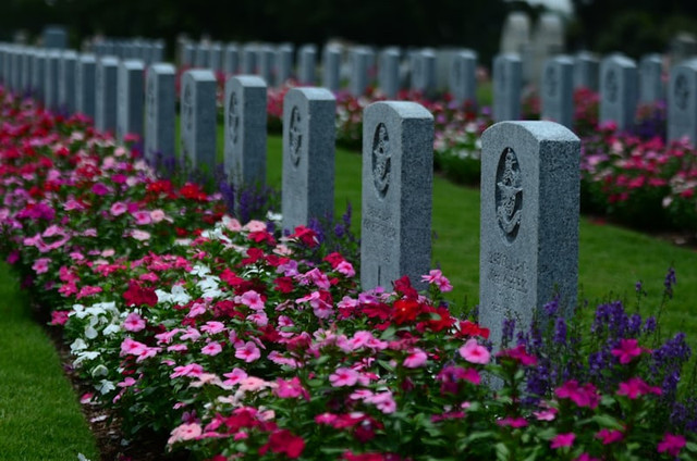 Makam Wali di Kediri (Foto hanya ilustrasi, bukan tempat sebenarnya) Sumber: unsplash/ Todd Thompson