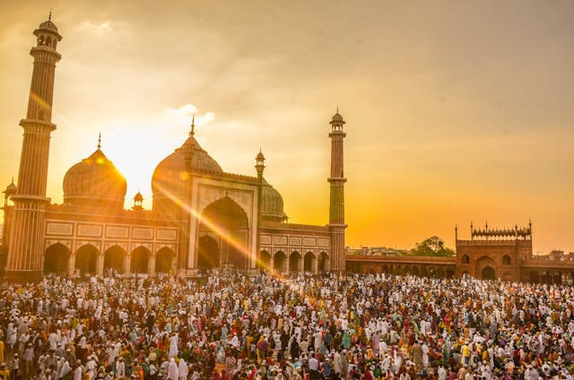 Ilustrasi Hukum Salat Tarawih Adalah. Sumber: Pexels/Rayn L