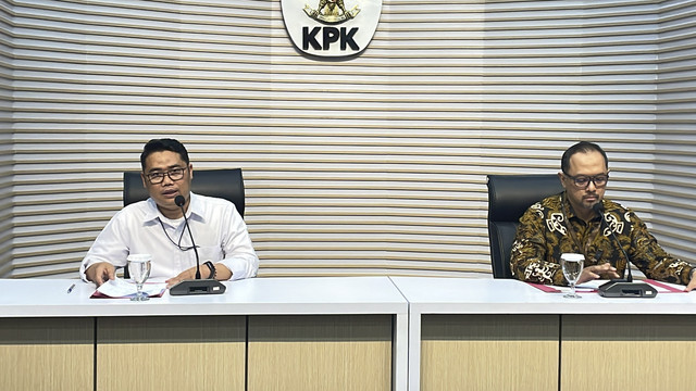 Konferensi pers penetapan tersangka eks Kepala Kantor Wilayah Direktorat Jenderal Pajak (DJP) Jakarta Khusus Muhammad Haniv sebagai tersangka dugaan penerimaan gratifikasi sebesar Rp 21,5 miliar, di Gedung Merah Putih KPK, Jakarta, Selasa (25/2/2025) Foto: Fadhil Pramudya/kumparan