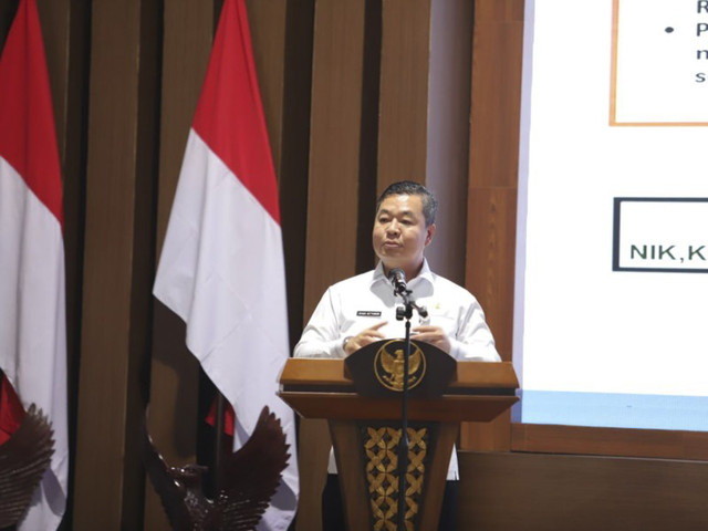 Dirjen Dukcapil, Teguh Setyabudi menjelaskan betapa vitalnya peran data kependudukan Dukcapil dalam mendukung berbagai sektor, dari pelayanan publik hingga kebijakan strategis nasional. Foto: Dok. Dukcapil 