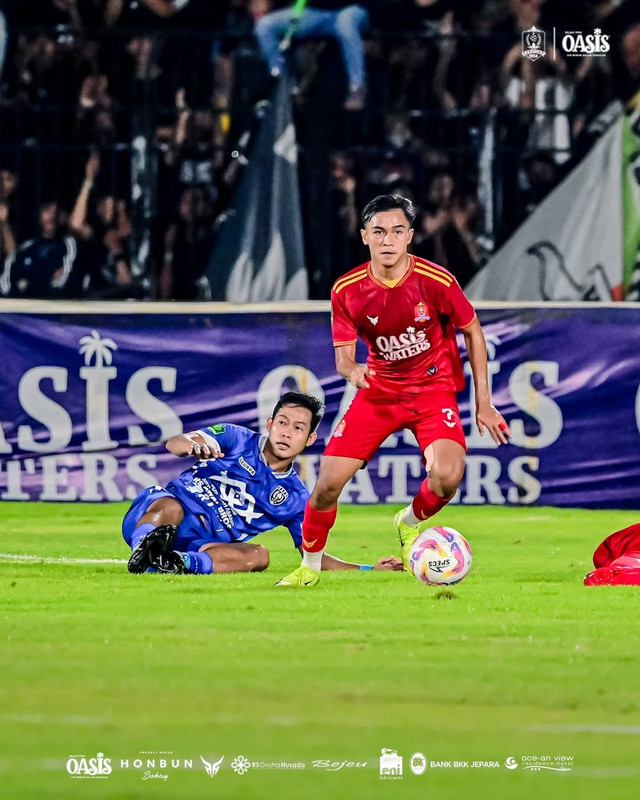 Persijap Jepara mengalahkan PSPS Pekanbaru dalam laga playoff promosi menuju Liga 1 2024/25 di Stadion Gelora Bumi Kartini, Selasa (25/2). Foto: Instagram @persijap_jepara