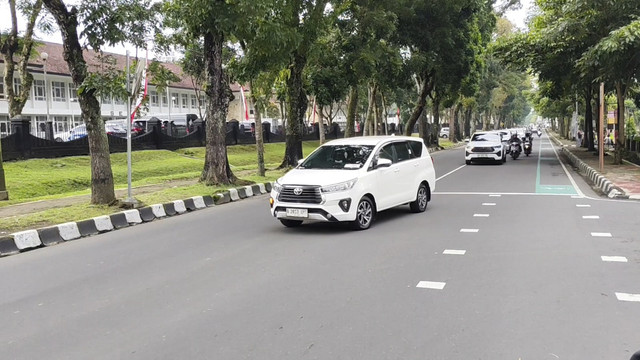 Rombongan Wapres Gibran Rakabuming Raka tiba di Akmil, Magelang, Jateng, Rabu (26/2/2025). Foto: Arfiansyah Panji Purnandaru/kumparan