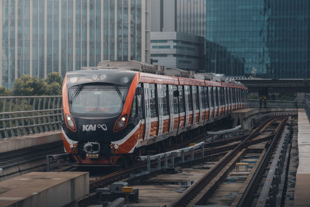 kereta progo ekonomi. Foto Hanya Ilustrasi Bukan Tempat Sebenarnya. Sumber Foto: Pexels/Defrino Maasy