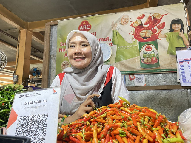 Pedagang cabai di pasar tradisional di Yogyakarta. Foto: Resti Damayanti/Pandangan Jogja