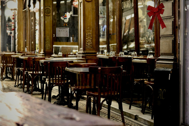 Restoran di Bogor yang Hits. Foto hanya ilustrasi, bukan tempat sebenarnya. Sumber: unsplash.com/Fabien Maurin.