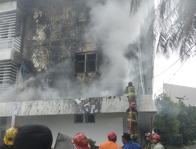 Kantor Disdik Sumut terbakar, Rabu (26/2). Dok: Ist