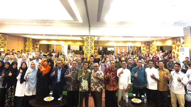 Fakultas Ekonomi dan Bisnis (FEB) Universitas Muhammadiyah (Unismuh) Makassar menggelar kegiatan Ramah Tamah Alumni dalam rangka kegiatan Pelaksanaan Kegiatan Wisuda ke 84 Tahun 2025 yang bakal digelar pada esok hari, Kamis 27 Februari 2025. 