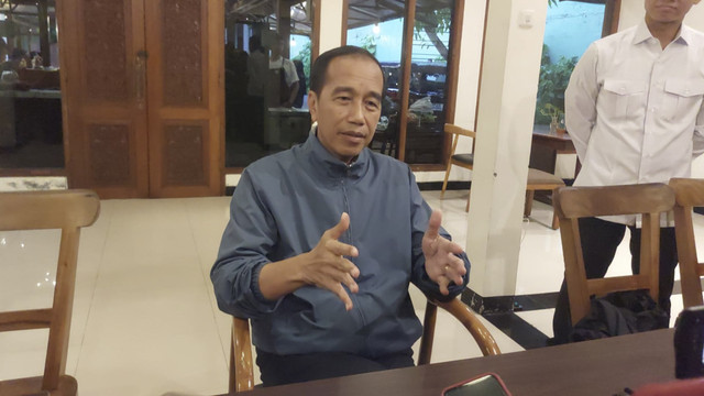 Jokowi saat diwawancara di kediamannya di Solo, Jawa Tengah. Foto: kumparan