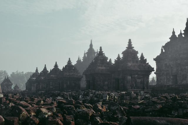 Ilustrasi sejarah Candi Mendut. Unsplash.com/Elang Wardhana