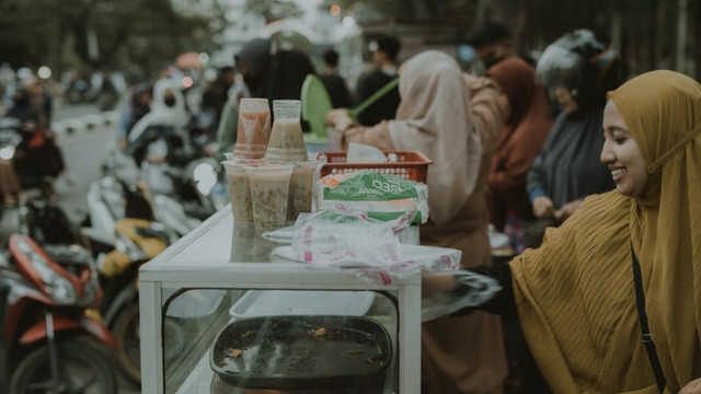 Menu Takjil untuk Dibagikan di Masjid (Foto hanya ilustrasi) Sumber: unsplash/ Umar ben