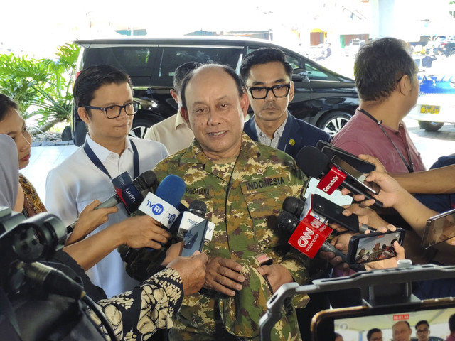 Kepala Badan Gizi Nasional (BGN) Dadan Hindayana di kompleks Akmil Magelang, Jawa Tengah, Kamis (27/2/2025). Foto: Arfiansyah Panji Purnandaru/kumparan