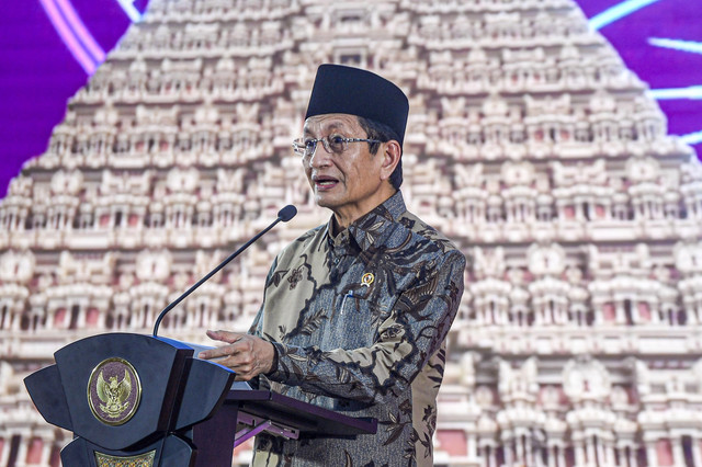 Menteri Agama Nasaruddin Umar memberikan sambutannya saat meresmikan Kuil Hindu Murugan di Jakarta, Minggu (2/2/2025). Foto: ANTARA FOTO/Muhammad Adimaja