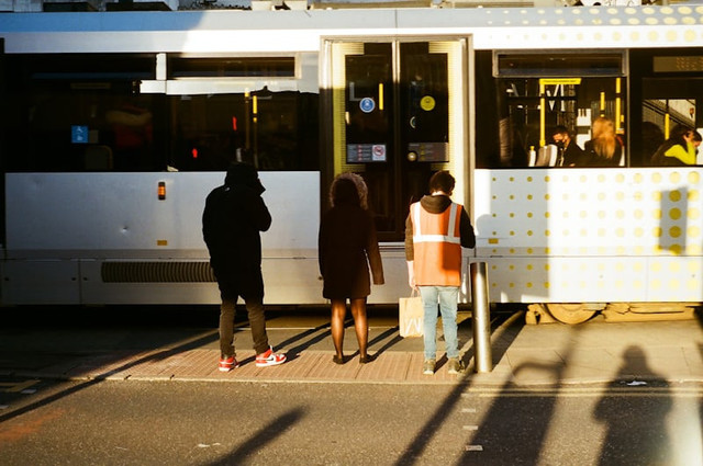 Program Mudik Gratis dari Pemerintah 2025 (Foto hanya ilustrasi, bukan mudik gratis sebenarnya). Sumber: unsplash/ Jakob Cotton