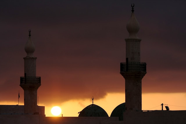 Masjid Agung Sang Cipta Rasa, foto hanya ilustrasi, bukan tempat sebenarnya: Unsplash/Mario La Pergola