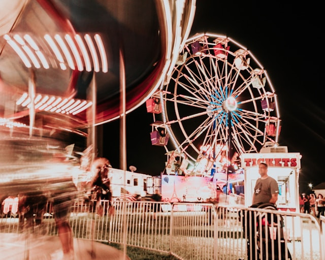 Harga tiket masuk Dufan 2025. Foto hanya ilustrasi, bukan tempat yang sebenarnya. Sumber: Unsplash/Briana Tozour