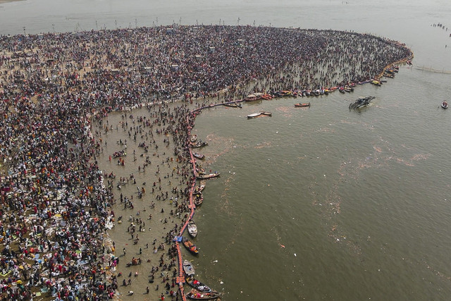 Festival Kumbh Mela di India akan berakhir pada tanggal 26 Februari. Foto: JALEES ANDRABI/AFP