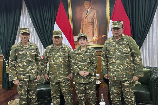 Momen Puan Maharani foto bareng Jokowi, Prabowo, SBY jelang Parade Senja Kepala Daerah. Foto: Dok. Istimewa