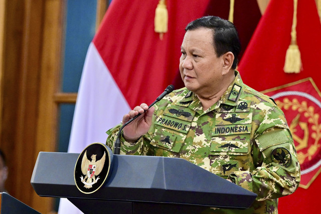 Presiden RI Prabowo saat memberikan sambutan di acara gala dinner retreat kepala daerah di Akmil, Magelang, Jawa Tengah, Kamis (27/2/2025). Foto: Dok. Rusman - Biro Pers Sekretariat Presiden