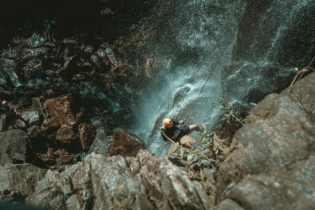 Ilustrasi manfaat canyoneering. Foto: Pexels.com/victor dubugras