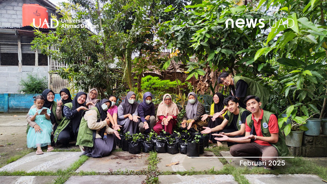 KKN UAD Kenalkan Urban Farming dengan Polybag (Dok. KKN UAD)