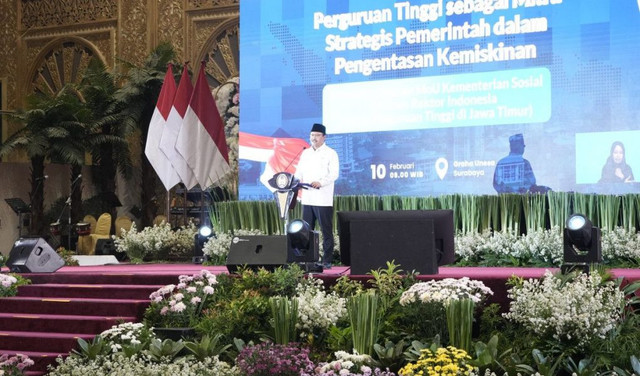 Kementerian Sosial (Kemensos) bersama Forum Rektor Perguruan Tinggi di Jawa Timur resmi menandatangani Nota Kesepahaman (MoU) dan Perjanjian Kerja Sama (MoA) untuk memperkuat sinergi dalam upaya pemberantasan kemiskinan, sejalan dengan Asta Cita Presiden Prabowo.