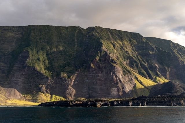 Pulau Tristan da Cunha. Foto Tristan da Cunha. Sumber: Unsplash/Hector John Periquin