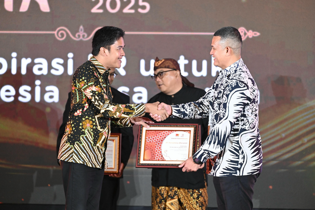 Pertamina berhasil meraih Platinum Winner pada ajang PR Indonesia Awards 2025 (PRIA), di Graha Pos Indonesia, Bandung, Jawa Barat, pada Rabu (26/2/2025). Foto: Dok. Pertamina