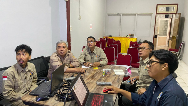 Rapat internal inventarisasi tanah yang terindikasi terlantar. Foto: Dok. Kantah Sekadau