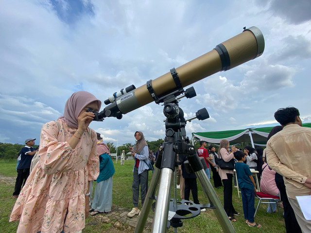 Pengamatan hilal Ramadhan 1446 Hijriah di Kompleks Stasiun Pengamat Bulan (OZT-ALTS) Taman Alat MKG Kampus Itera. | Foto: Sinta Yuliana/Lampung Geh
