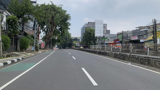 Suasana saat hari pertama bulan Ramadan di Jalan Mampang, Jakarta, Sabtu (1/3/2025). Foto: Luthfi Humam/kumparan