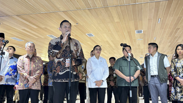 Konferensi pers penurunan harga tiket pesawat periode Lebaran di Bandara Soetta, Sabtu (1/3/2025).  Foto: Ave Airiza Gunanto/kumparan